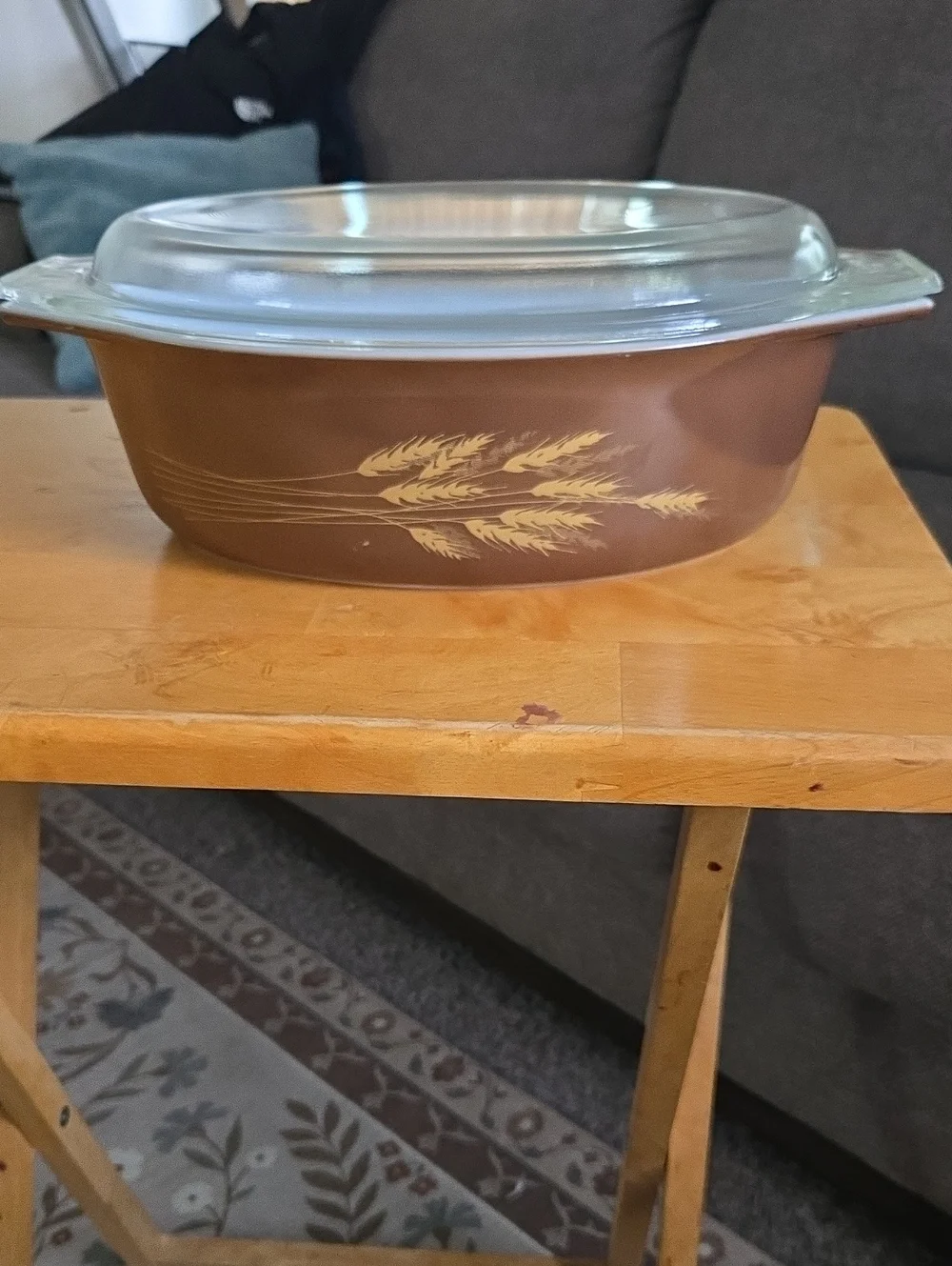 Vintage Pyrex 045 Brown Autumn Harvest Wheat 2.5 L Covered Oval Casserole Dish